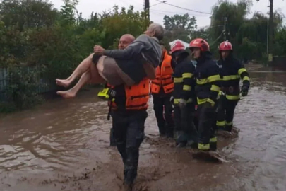 Romanya'da meydana gelen sellerde 4 kişi öldü