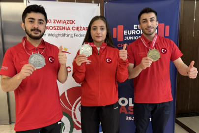 Milli haltercilerin Varşova'da madalya mutluluğu