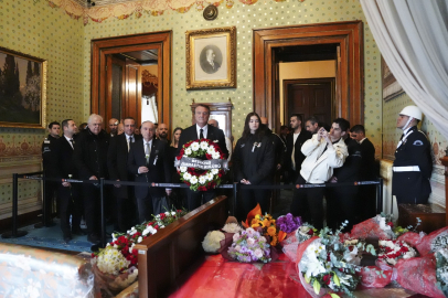 ‘Atatürk kalbimizde Atatürk'ü seviyorum’