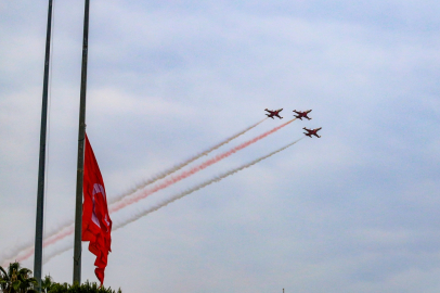 Türk Yıldızları’ndan ‘Ata'ya saygı’ uçuşu