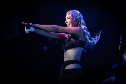 HANDE YENER İSTANBUL'U SALLADI