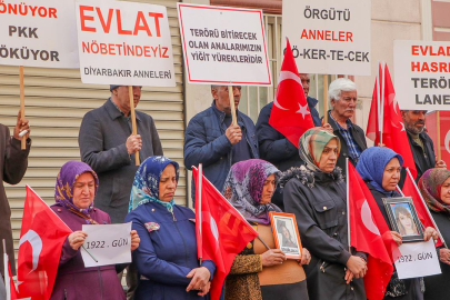 Evlat nöbetine bir aile daha katıldı