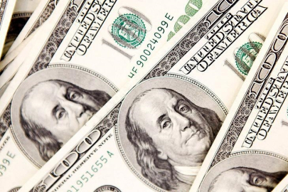 Dolar 2 yılın en yüksek seviyesini zorlamaya devam ediyor