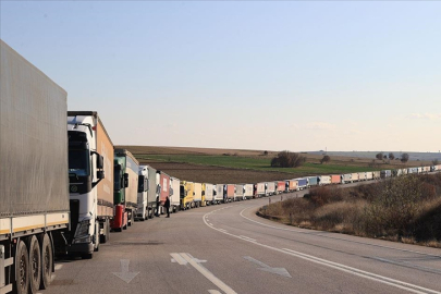 Hamzabeyli Sınır Kapısı'nda 31 kilometrelik tır kuyruğu oluştu