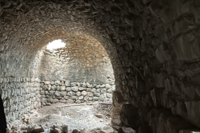 Nemrut Dağı'nda 750 yıllık han ve köprü bulundu
