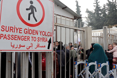 Suriyelilerin ülkelerine dönüşü sürüyor