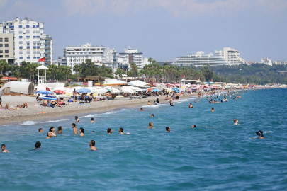 Antalya'da turizmcilerin 2025 hedefi 18 milyon turist