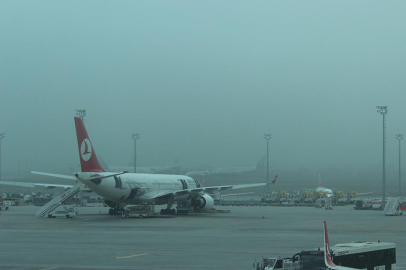 Diyarbakır'da yoğun sis nedeniyle uçak seferleri aksadı