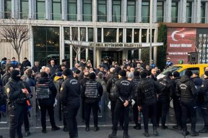 8+1 Taksi Mağdurları Platformu, İBB önünde basın açıklaması yaptı