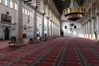 Emevi Camisi'nin halılarını Gaziantepli halıcılar yenileyecek