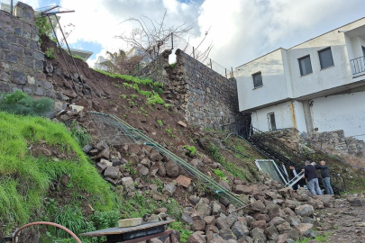 Bodrum'da sağanak: İstinat duvarı çöktü