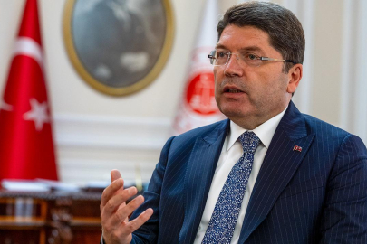 Hiç kimse hukuk karşısında layüsel değildir