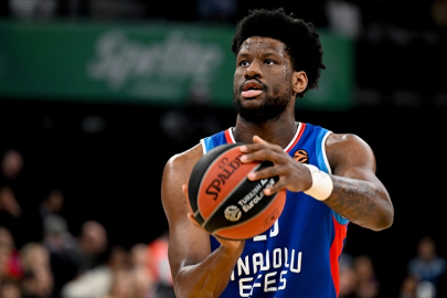 Anadolu Efes, THY Avrupa Ligi'nde yarın Barcelona'ya konuk olacak