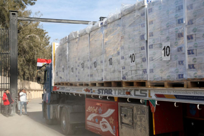 Mısır'dan Gazze'ye 281 yardım tırı geçti
