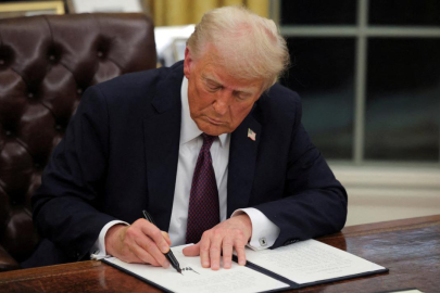 Trump, 19 yaş altı cinsiyet değiştirme desteklerini durdurdu