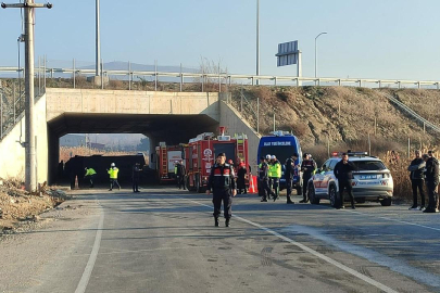 Denizli'de işçileri taşıyan midibüs devrildi: 4 ölü