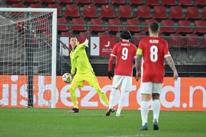 Galatasaray, AZ Alkmaar'a farklı  yenildi, tur şansını zora soktu