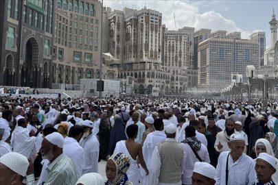Kabe'de 500 bin kişi ile günlük umre rekoru kırıldı