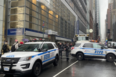 New York’ta bir kişi Times Meydanı'nda ateşe verildi