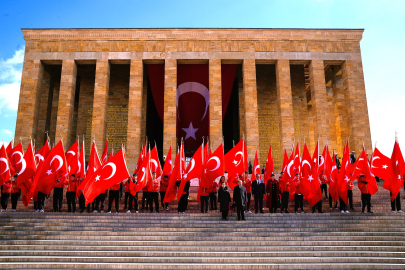 Çanakkale Zaferi’nin 110. yılında Ata’nın huzurunda