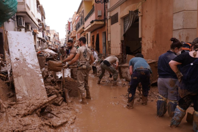 İspanya, şiddetli yağmur ve fırtınaya karşı alarmda