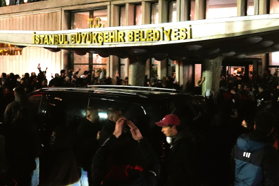 Saraçhane'de gösteride eylemciler  İBB binasına girmeye çalıştı