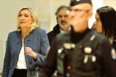 IRKÇI FRANSIZ MARİNE LE PEN  YOLSUZLUKTAN SUÇLU BULUNDU