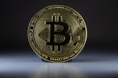 Bitcoin, tarife belirsizliğiyle 75 bin doların altına indi
