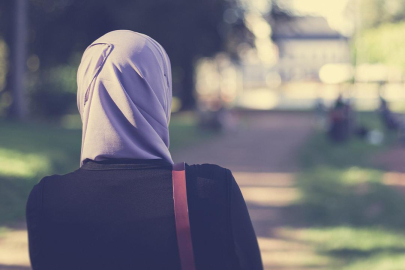 KKTC'de liselerde başörtüsü serbest bırakıldı