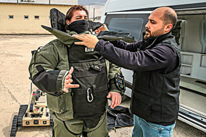O, 15 YILLIK POLİS VE 5 KADIN  BOMBA UZMANIMIZDAN BİRİ