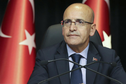 Bakan Şimşek'ten CHP Genel Başkanı Özel'e tepki