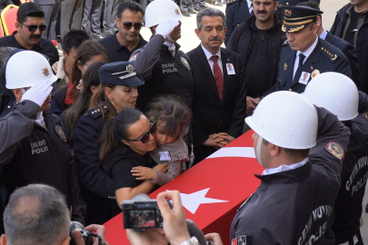 ŞEHİT POLİS MEMURU ZEKİ BACAK SON YOLCULUĞUNA UĞURLANDI