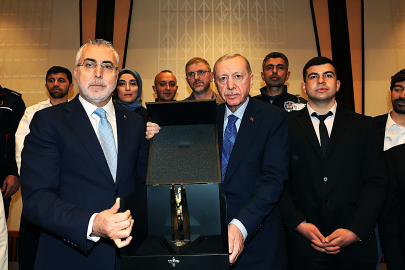 1 Mayıs Emek ve Dayanışma Günü'nü tebrik ediyorum