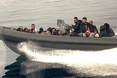 21 İNSAN KAÇAKÇISI VE 547 GÖÇMEN YAKALANDI