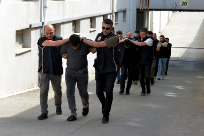 Adana’da 5 DEAŞ şüphelisi tutuklandı