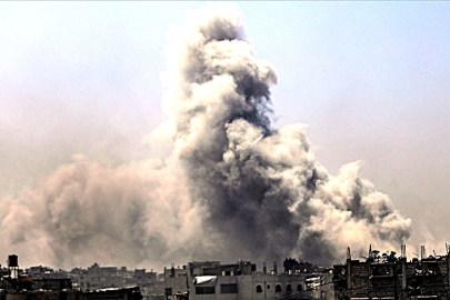 İsrail Gazze'de okul bombaladı: 5’i çocuk 15 kişi öldü
