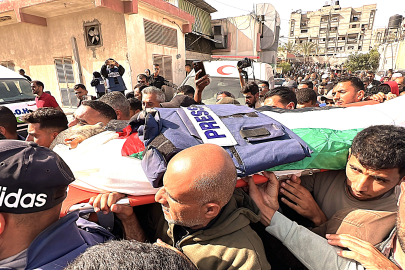 İsrail hastaneye saldırdı: 1'i gazeteci 2 Filistinli öldü