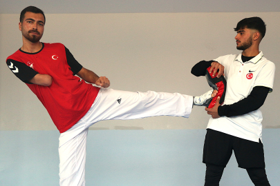 Engelli milli taekwondocu Osman  Ertürk'ün gözü altın madalyada