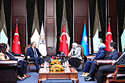 SİYASİ PARTİLER BUGÜN BAYRAMLAŞIYOR…