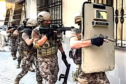 15 FİRARİ YAKALANIP TÜRKİYE'YE GETİRİLDİ